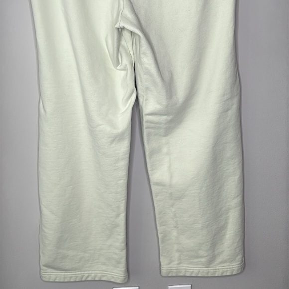 ALO Yoga Renown Heavy Weight Sweatpant in Limelight Size XL (Unisex) - Picture 7 of 9
